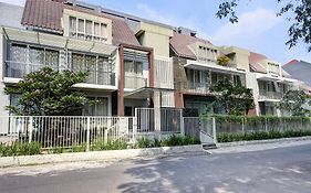 Sampit Residence Managed By Flat06